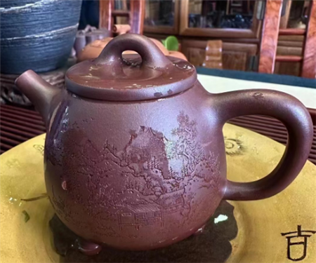 當紫砂壺的素刻山水吃了茶湯