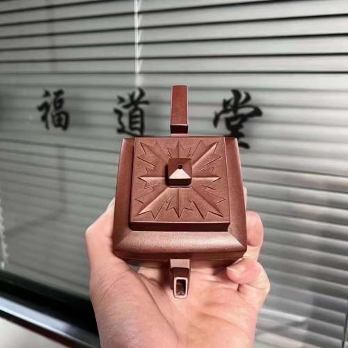 劉紫艷老師作品 【歸堂】,在其壺身上看到江南建筑的影子