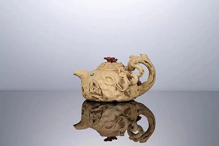 紫砂壺鼻祖《倒把供春》，全手工+歐泊石裝飾，還有滿滿的自然真意