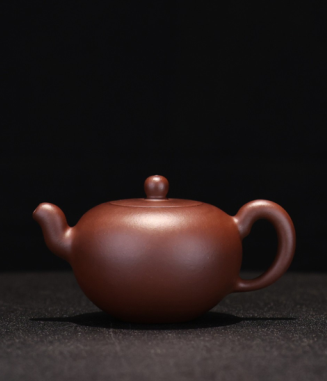 從何心舟到蔡麗的《一粒珠》，當(dāng)代紫砂匠人如何讓老壺?zé)òl(fā)新魂？