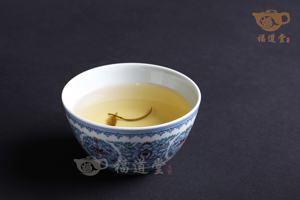 纏枝蓮斗彩缸杯