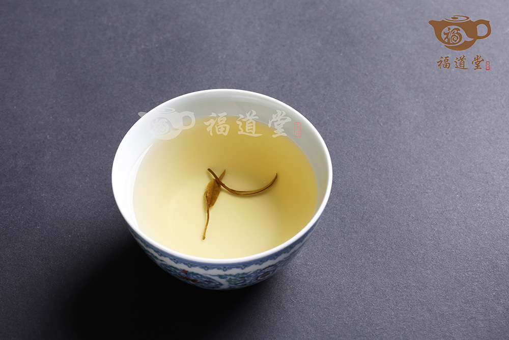 纏枝蓮斗彩缸杯