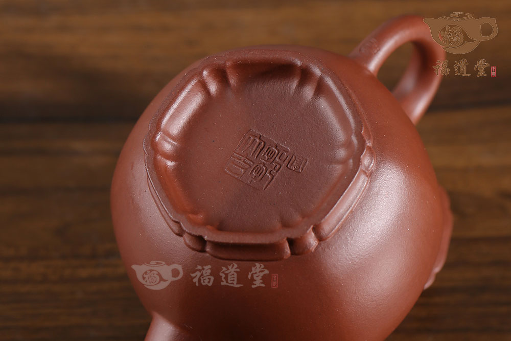 六方玉樽 