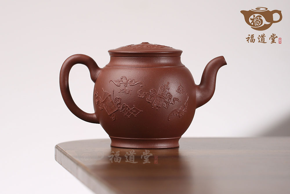 玉尊（泥繪）
