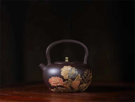 泥绘第一人张烨老师精品佳作，24k纯金装饰作品《伊人提梁壶》