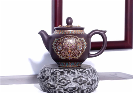 紫茄泥与珐琅彩的碰撞