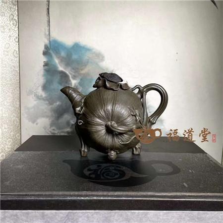 高工史国棠花器作品《蝉衣南瓜》