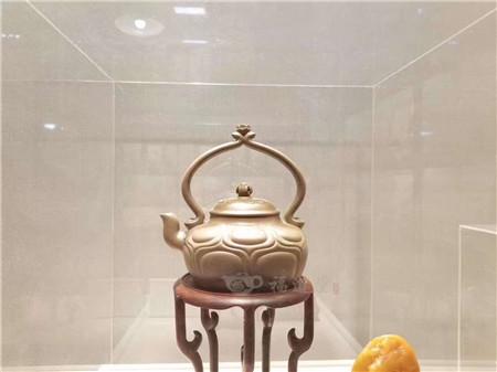 范泽锋老师赠送星云大师同款壶《花开见佛》