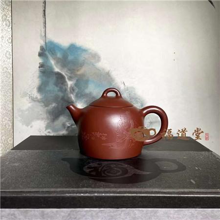 省大师、研高范小君刻绘作品《秦权》