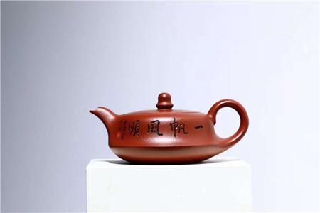 大红袍曲壶，国画式刻绘