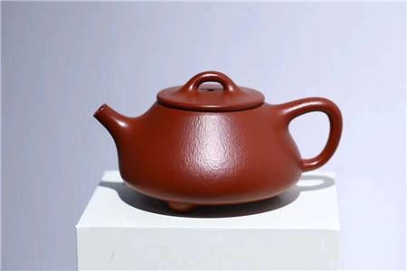 许宗明临摹顾老作品《平盖石瓢》，粗砂大红袍更显性价比！