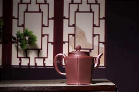 第十届“艺博杯”工艺美术大赛金奖作品《六如尊方壶》