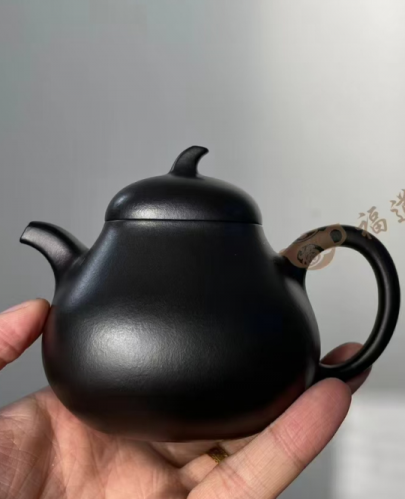 周文涛老师高难度原创紫砂作品《四方茄段》