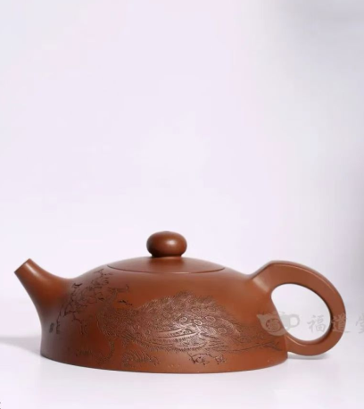 国工吴建平紫砂作品《半月壶》