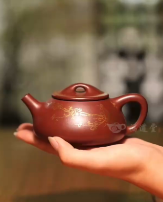 紫袍砂泥料，描金梅花《景舟石瓢》