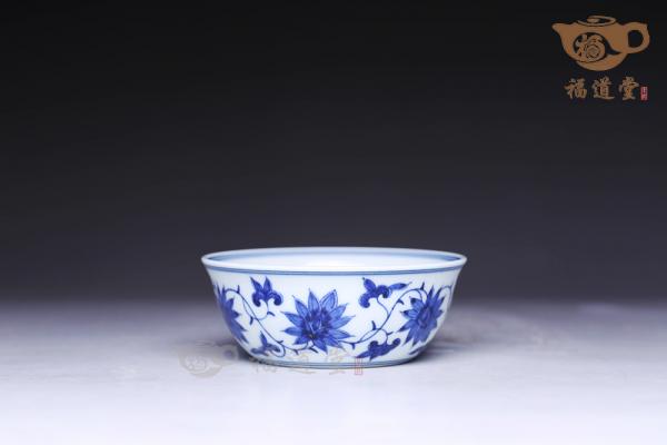 缠枝莲鸳鸯戏水
