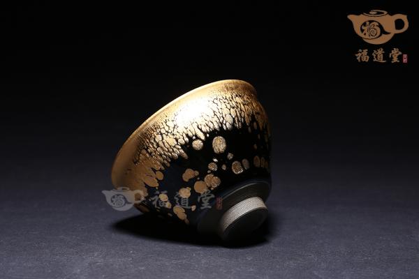 金油滴对杯