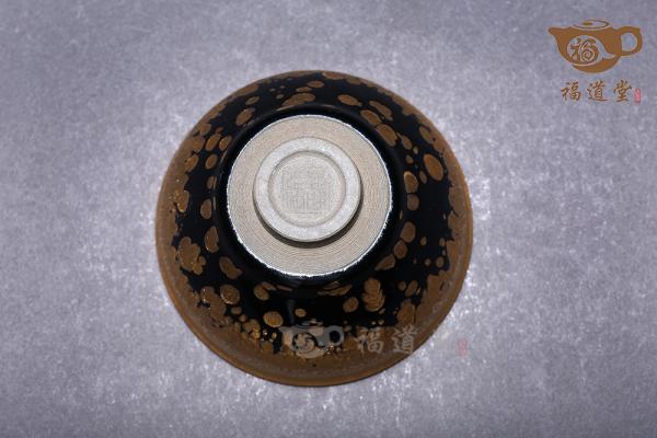 金油滴对杯