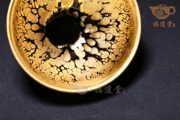 金油滴对杯