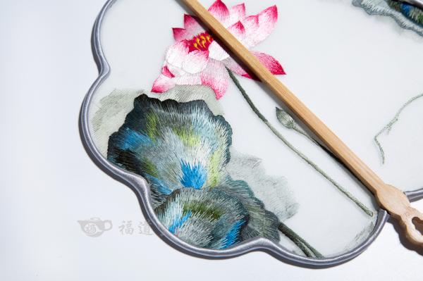 刺绣团扇（荷）