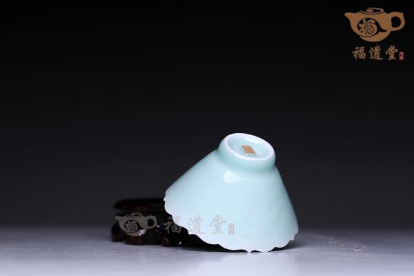 忆莲对杯