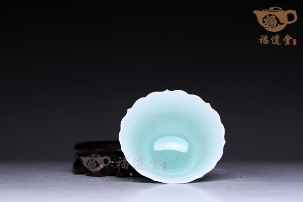 忆莲对杯