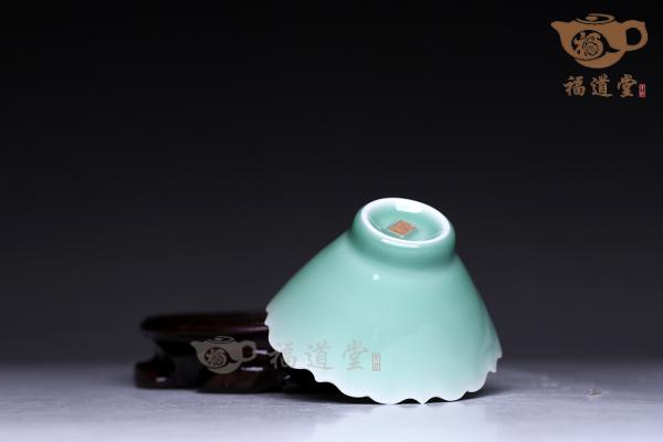 忆莲对杯
