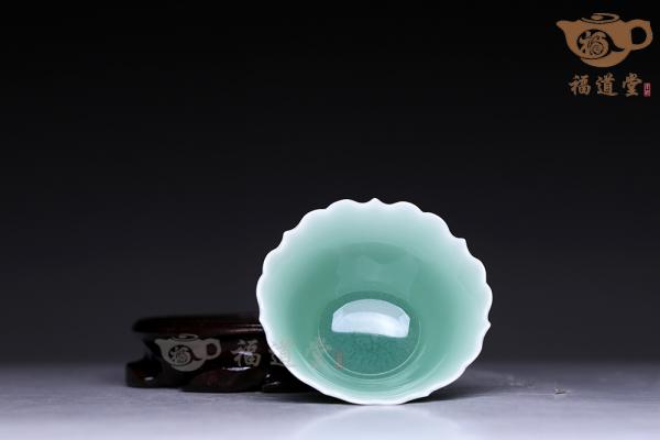 忆莲对杯