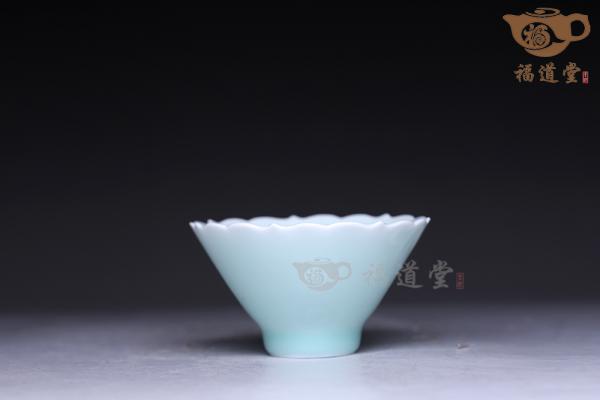 忆莲对杯