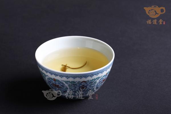 缠枝莲斗彩缸杯