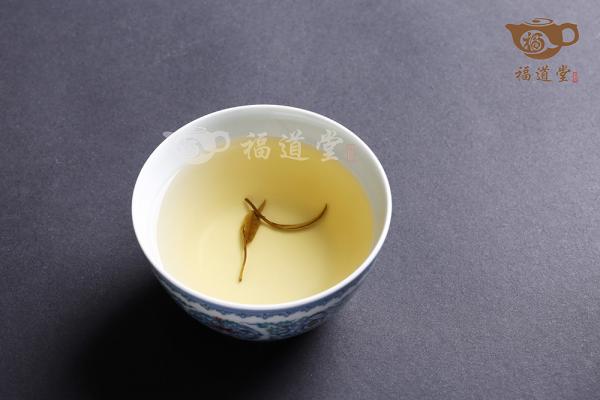 缠枝莲斗彩缸杯