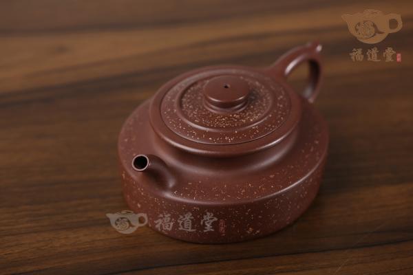 腰圆古卣华亭